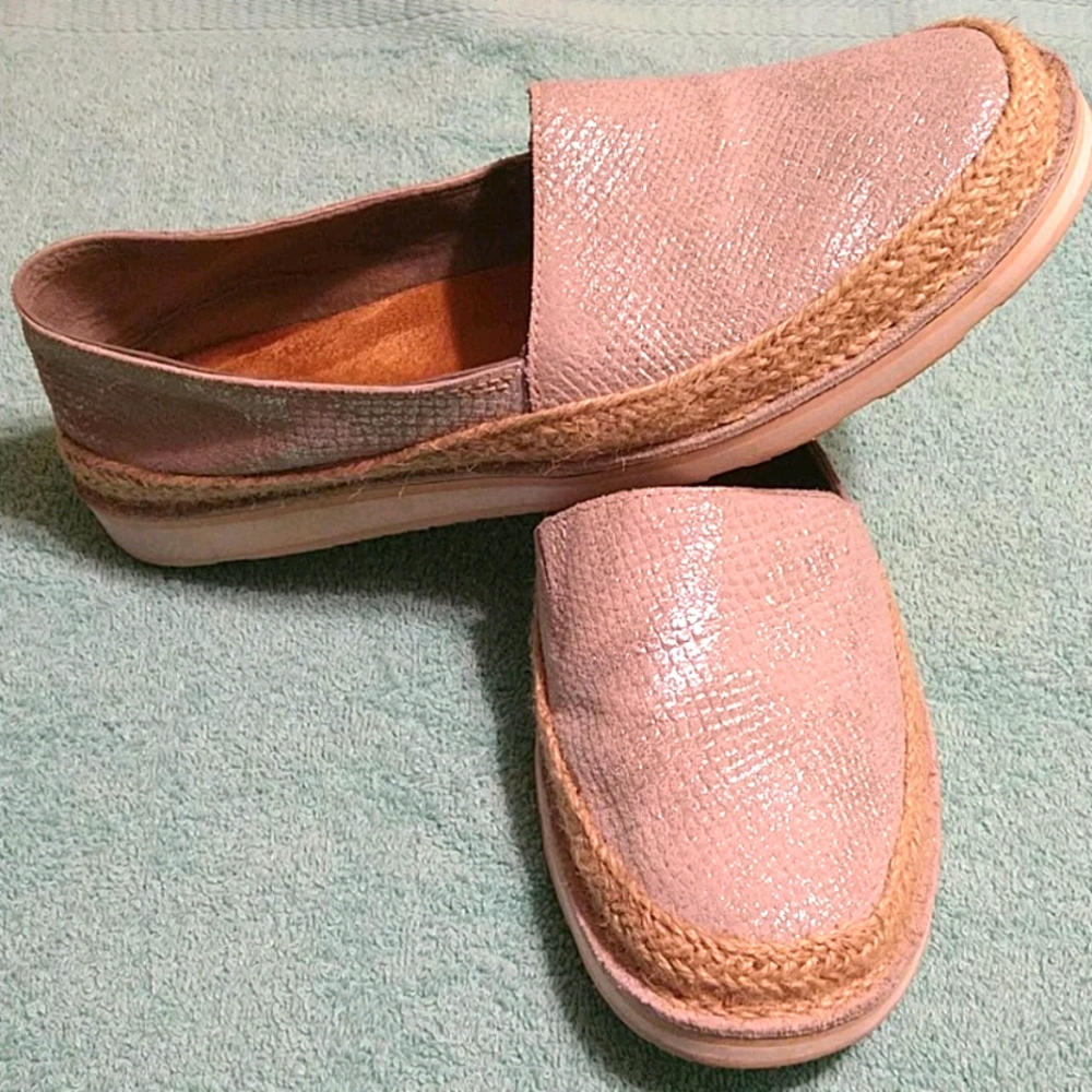 Ariat metallic espadrille cruisers